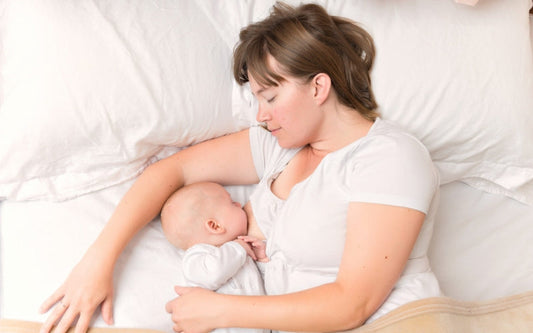 Nighttime Breastfeeding Tips for Tired Moms: Survive the Nights, Bond Through the Feeds