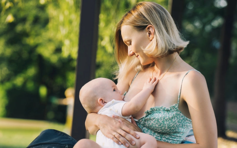 Tips for Breastfeeding in Public with Confidence